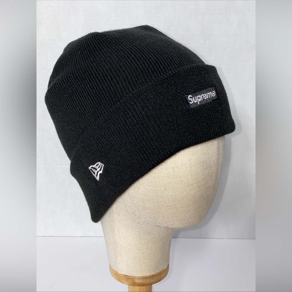 Supreme x New Era BLACK BEANIE HAT NEW Small Box Logo UNISEX ONE SIZE NWT
